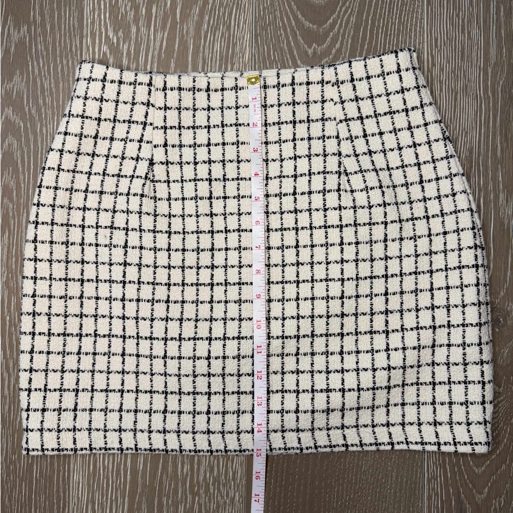 Chic Black and White Checkered Skirt - Picture 2 of 7